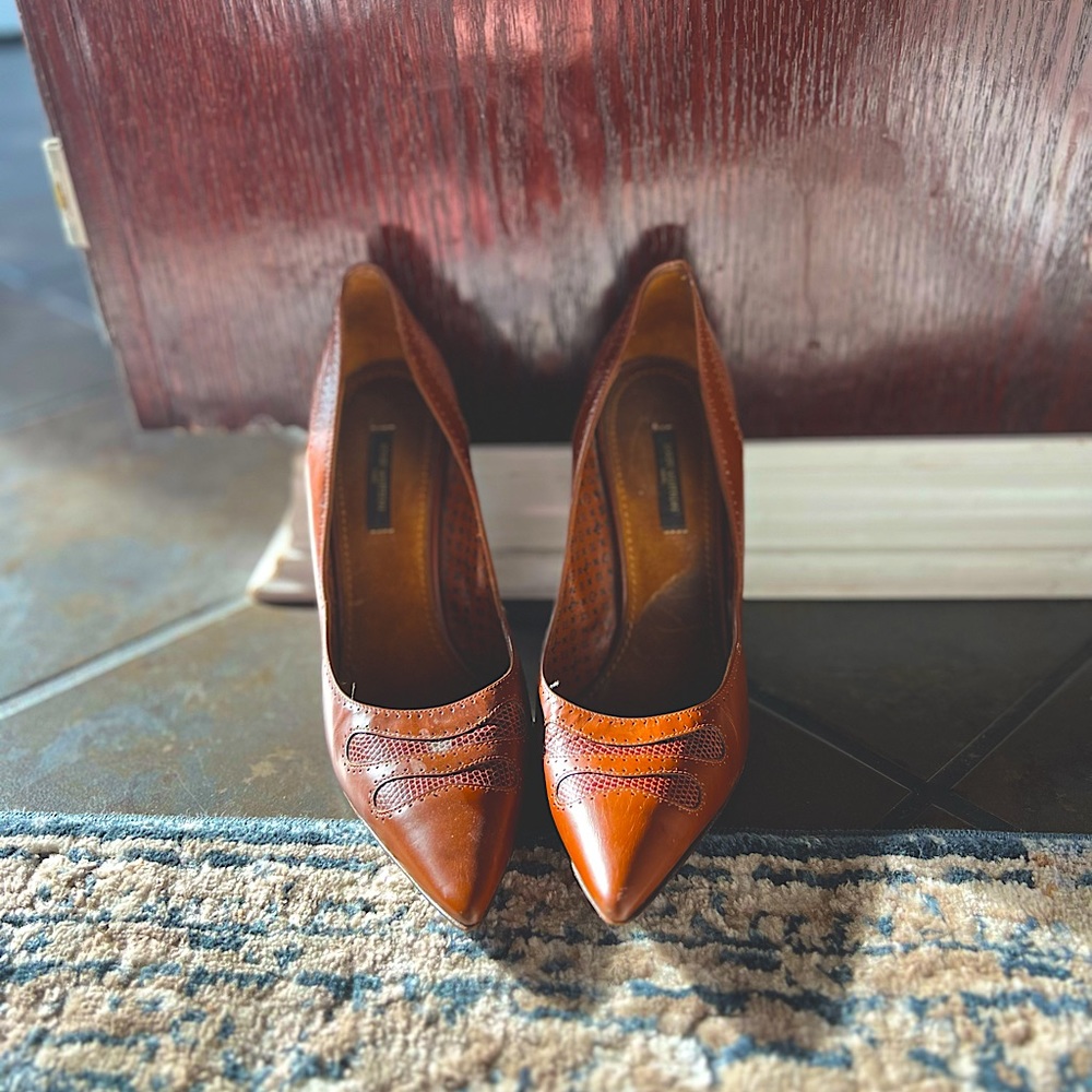 Louis Vuitton leather pumps size 40